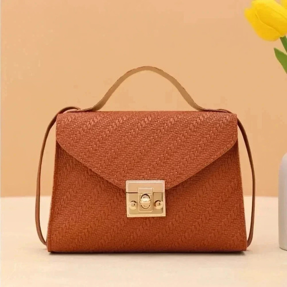 Handbags - ⚠️Clearance Brown Lock Buckle Crossbody Bag